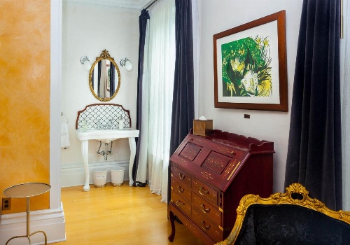 Argos Inn - Ithaca's Boutique Hotel image 4